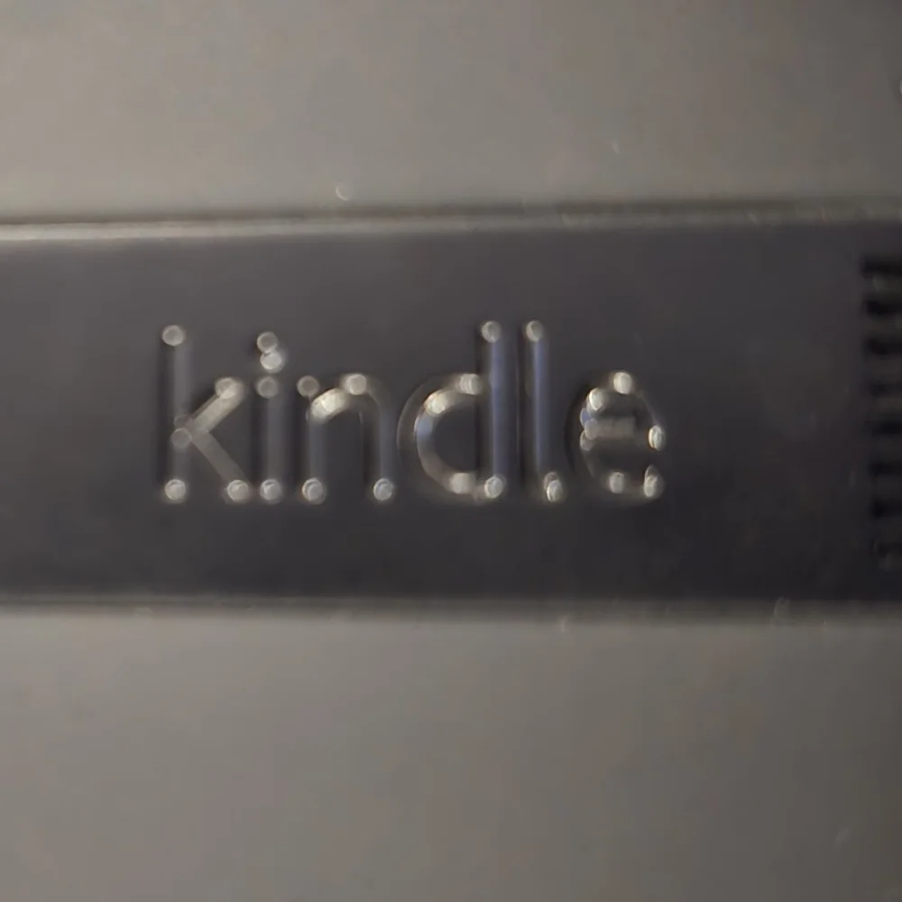 Amazon Kindle Fire Tablet Fire HD 9 1/2 By 6 1/2.. 16GB, Wi-Fi, Newish